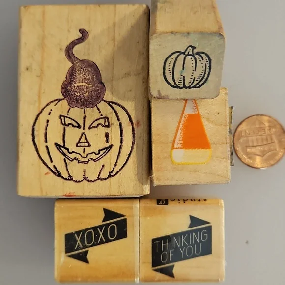 Lot of 14 Halloween themed rubber stamps Pumpkins skulls a graveyard border cats - Picture 2 of 14